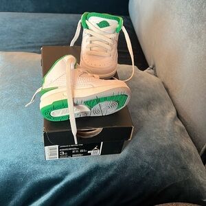 Air Jordan 2 Retro TD “Lucky Green”